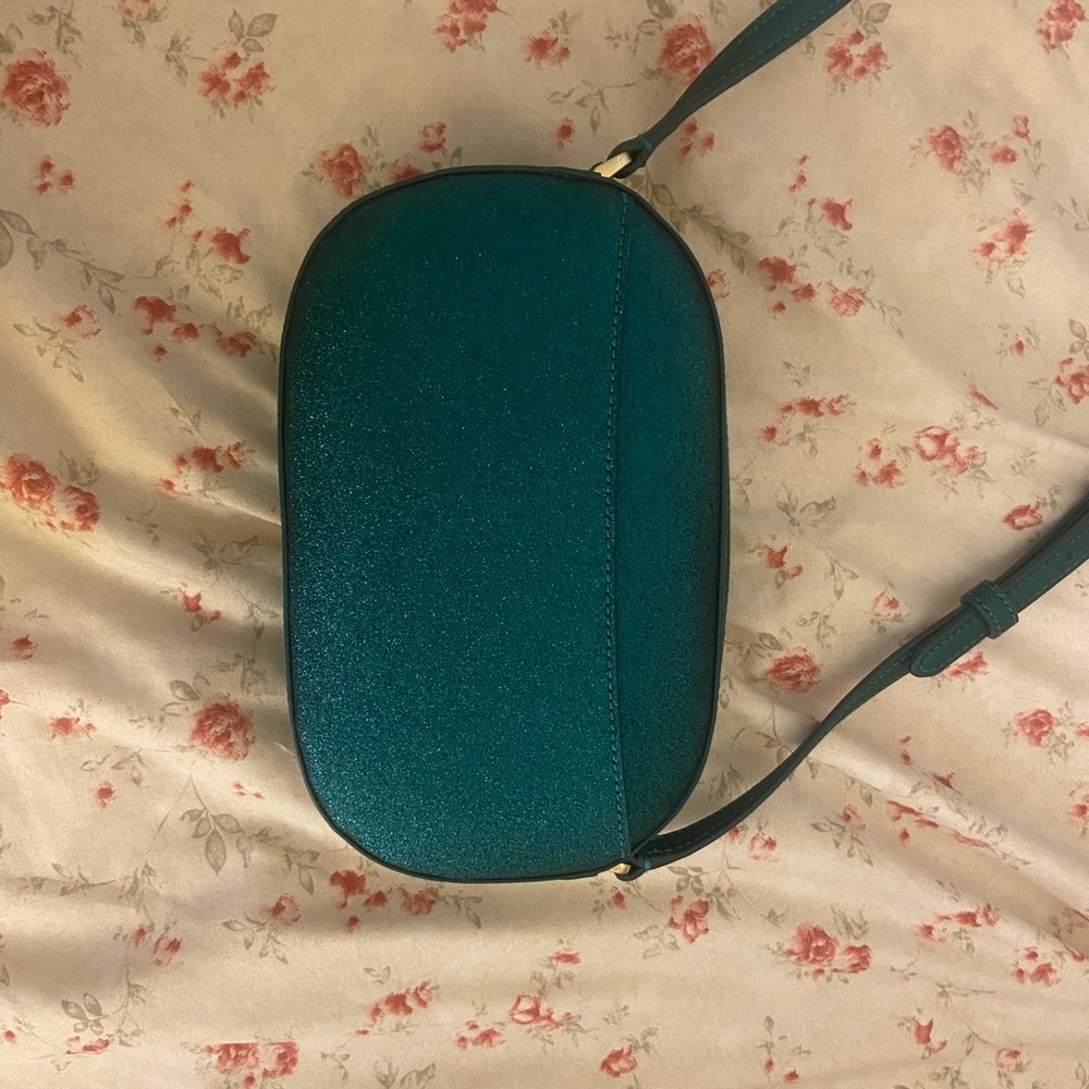 Kate Spade Green Crossbody Bag with Sleek Design - Picture 3 of 4